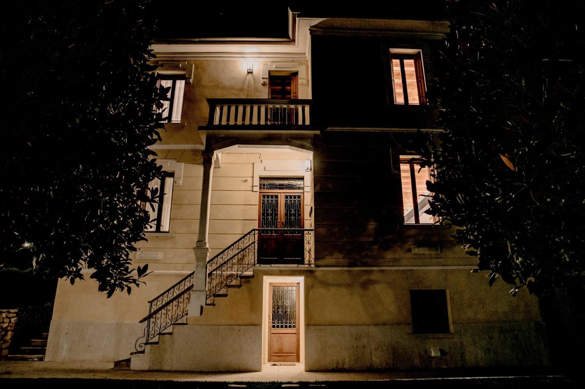 Naboo Verona Luxury Suites Bagian luar foto