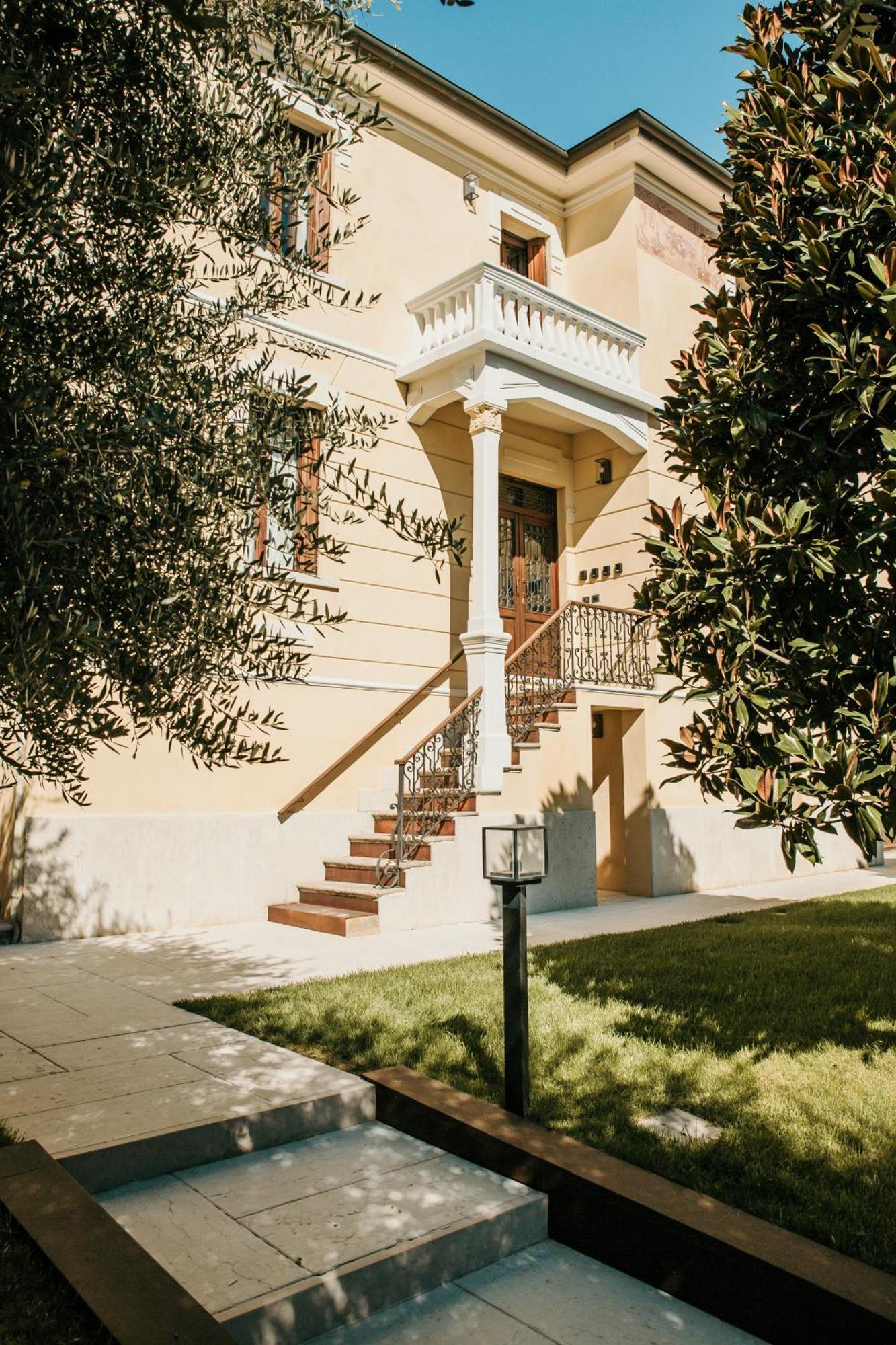 Naboo Verona Luxury Suites Bagian luar foto
