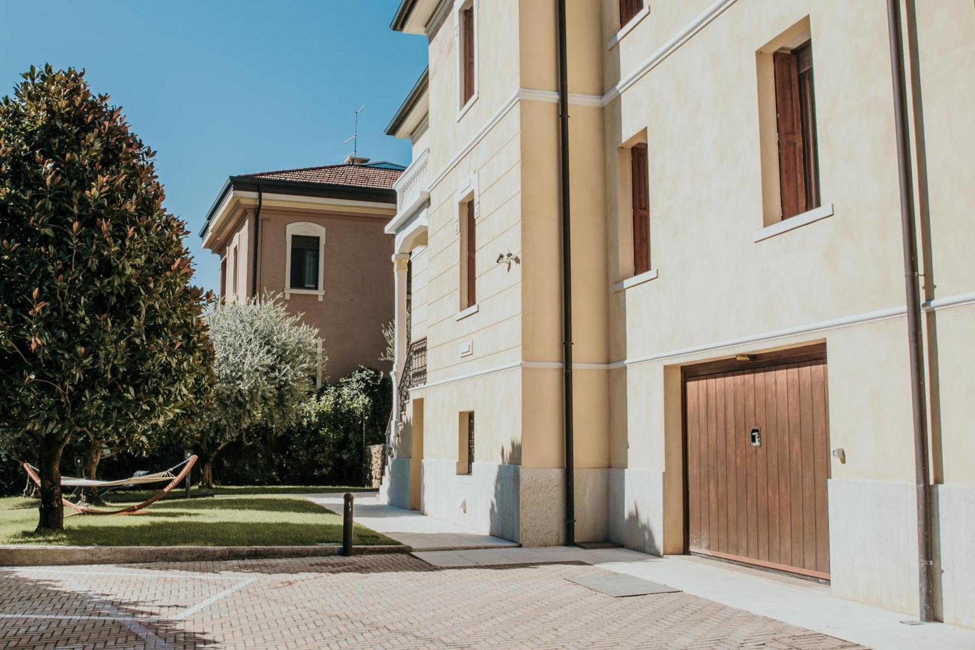 Naboo Verona Luxury Suites Bagian luar foto