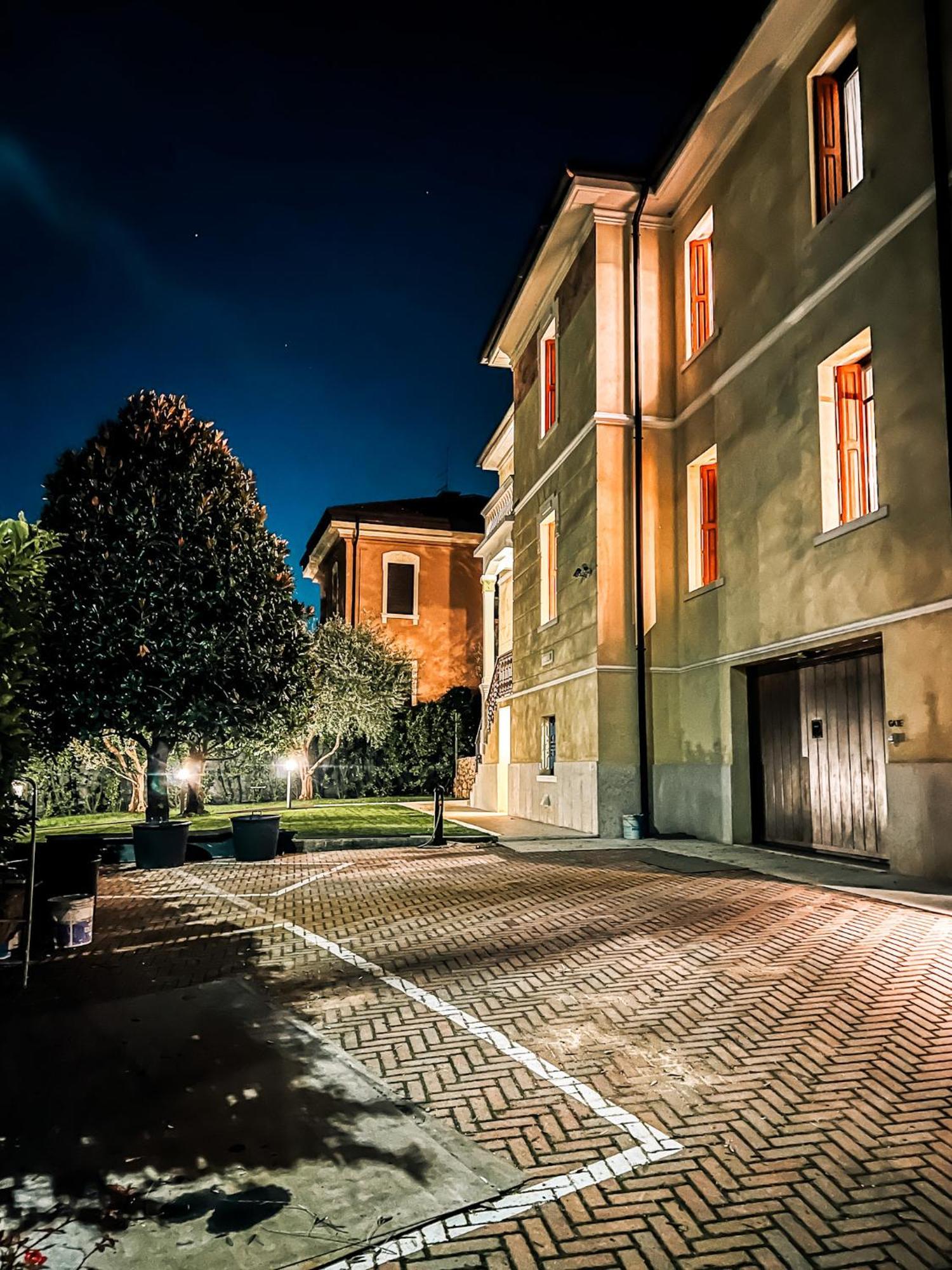 Naboo Verona Luxury Suites Bagian luar foto