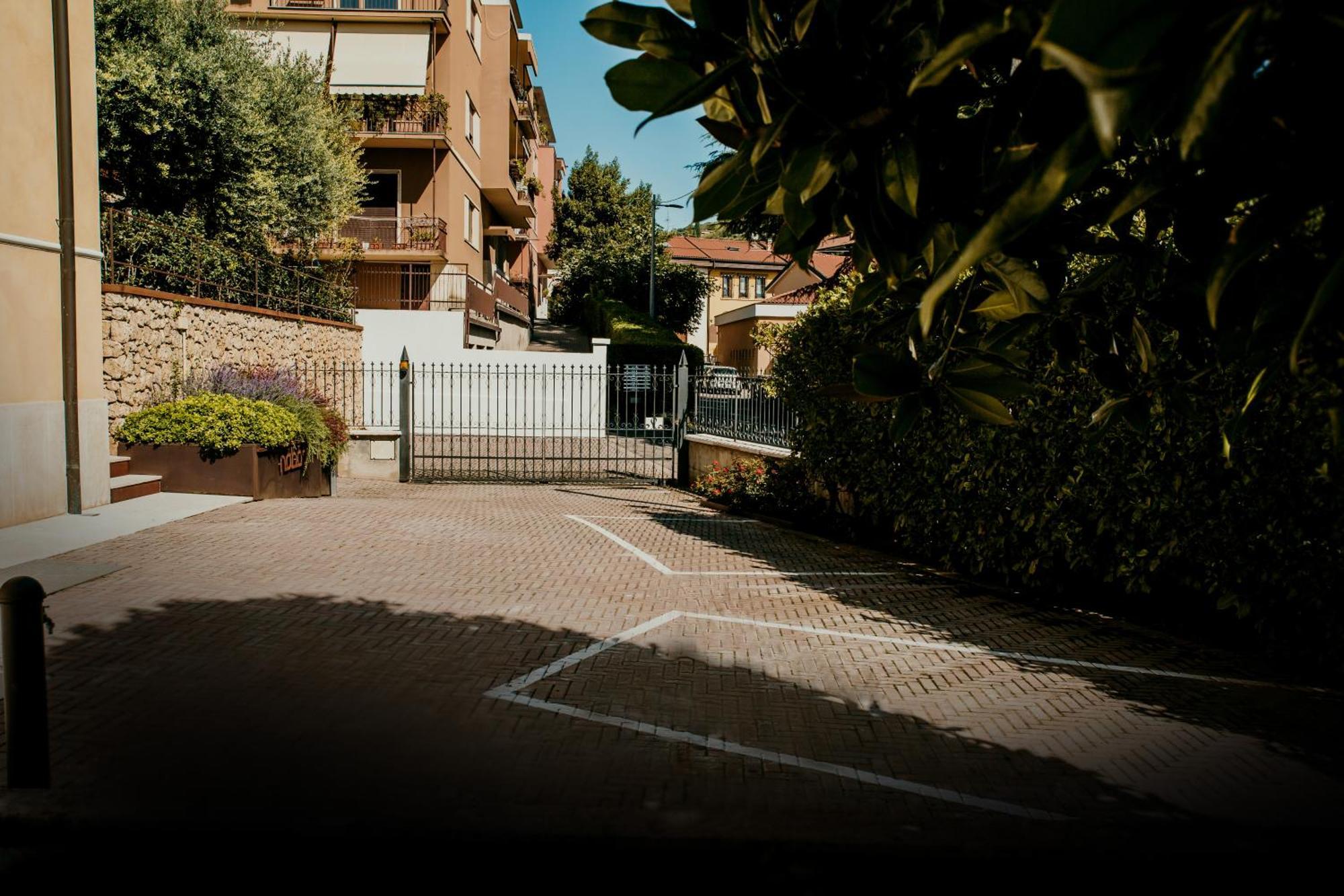 Naboo Verona Luxury Suites Bagian luar foto